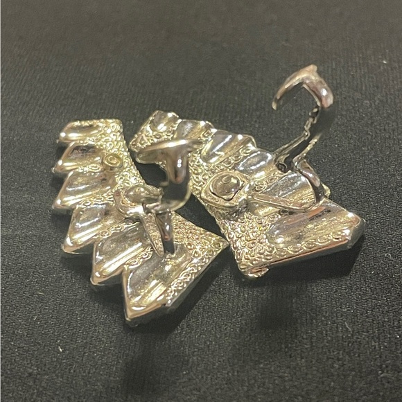 Vintage Coro earrings - Picture 7 of 11